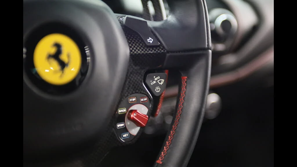 2016 Ferrari 488 GTB - Image 25 of 31