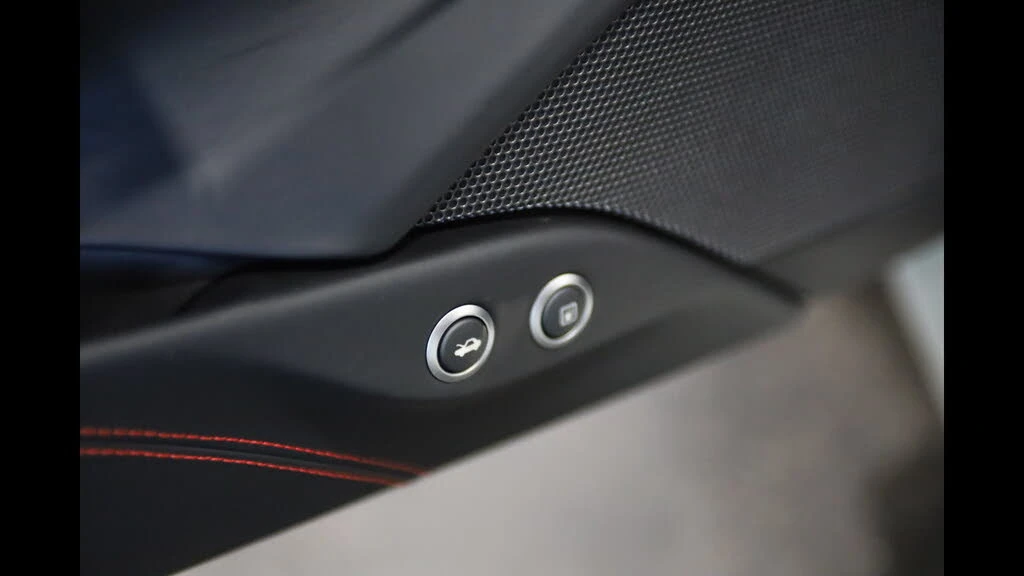 2016 Ferrari 488 GTB - Image 16 of 31