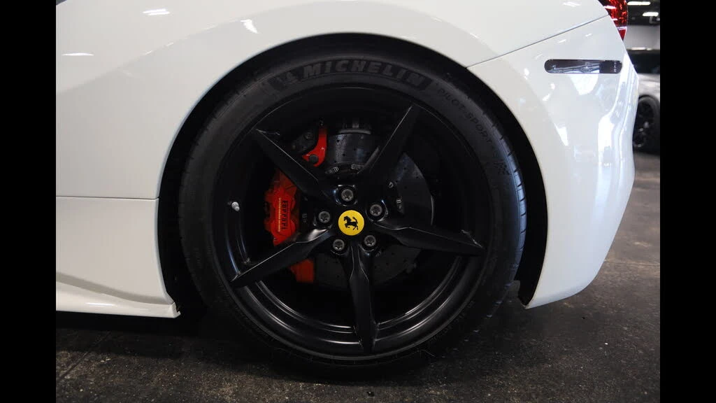 2016 Ferrari 488 GTB - Image 13 of 31