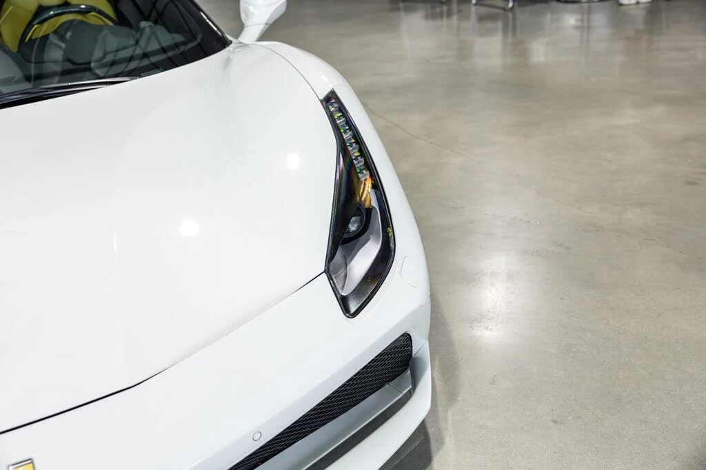 2016 Ferrari 488 GTB - Image 10 of 31