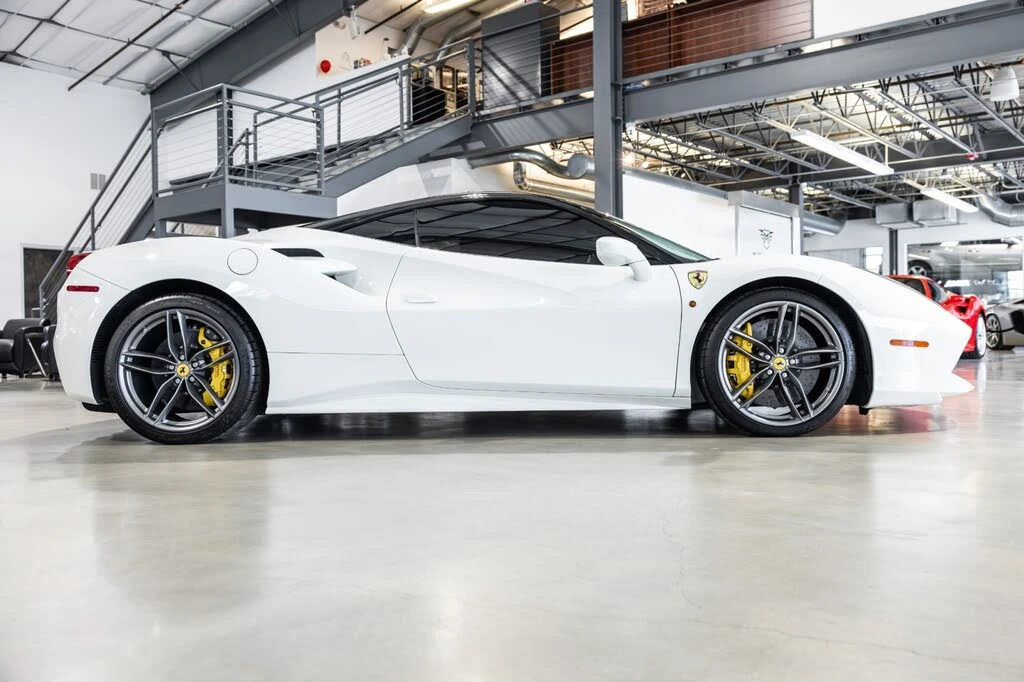2016 Ferrari 488 GTB - Image 7 of 31
