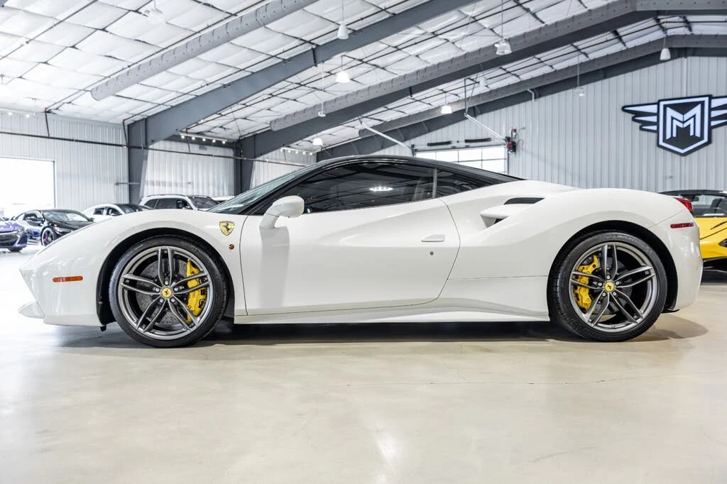 2016 Ferrari 488 GTB - Image 3 of 31