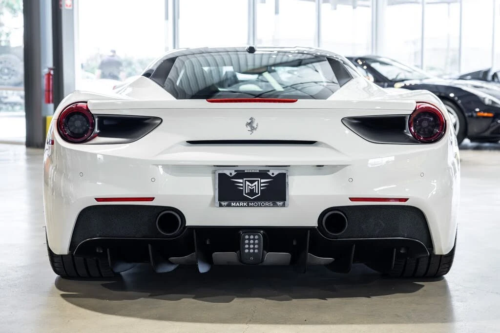 2016 Ferrari 488 GTB - Image 5 of 31