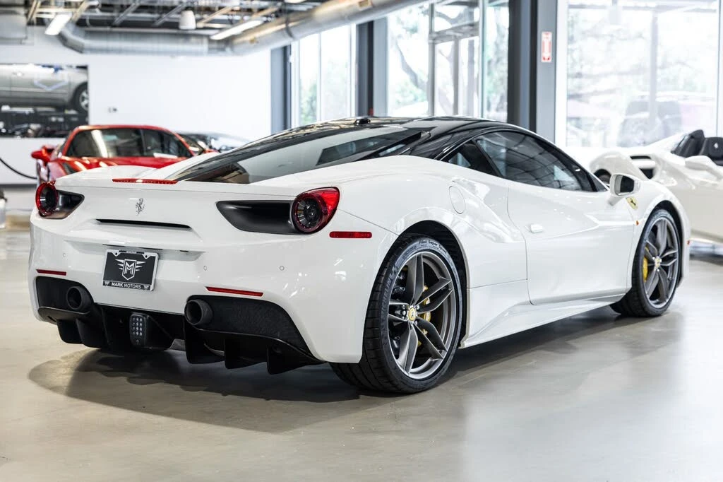 2016 Ferrari 488 GTB - Image 6 of 31