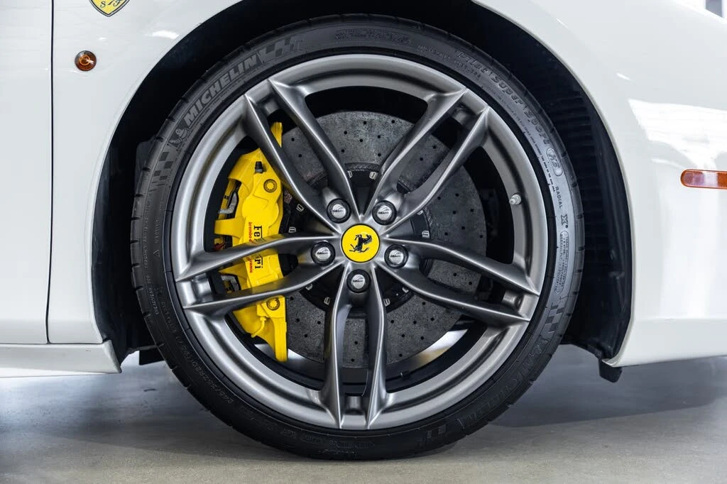 2016 Ferrari 488 GTB - Image 27 of 31