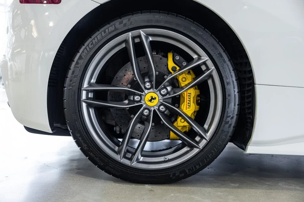 2016 Ferrari 488 GTB - Image 26 of 31