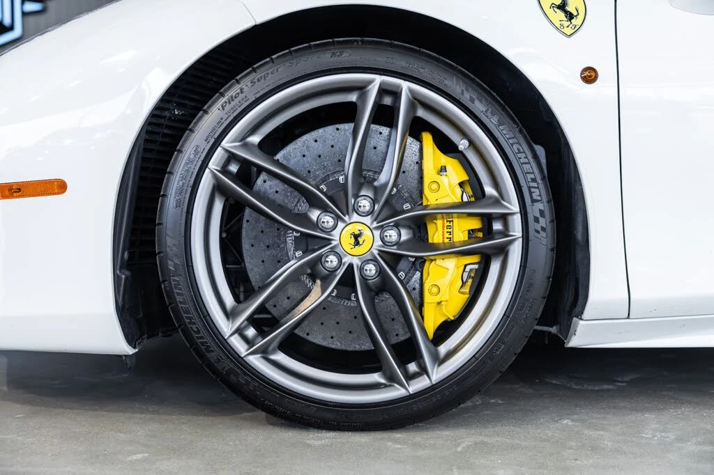 2016 Ferrari 488 GTB - Image 24 of 31