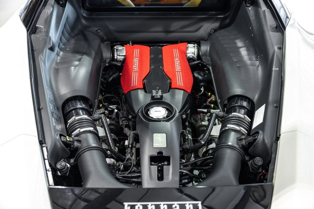 2016 Ferrari 488 GTB - Image 23 of 31
