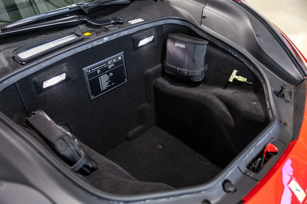 2016 Ferrari 488 GTB - Image 25 of 31