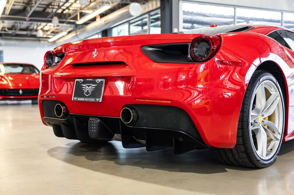 2016 Ferrari 488 GTB - Image 18 of 31