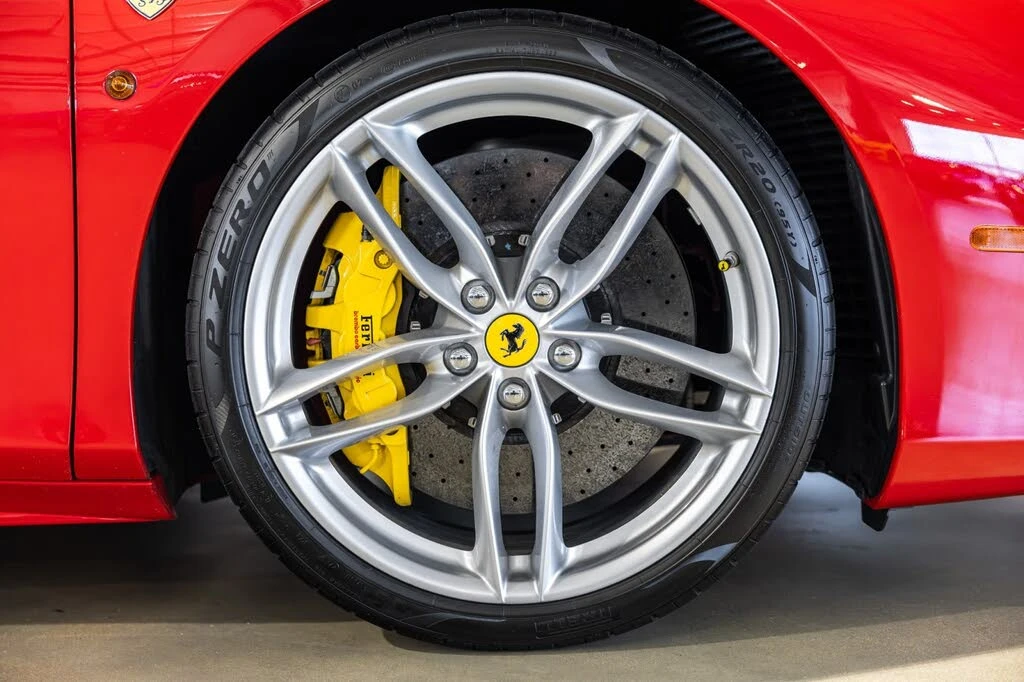 2016 Ferrari 488 GTB - Image 23 of 31