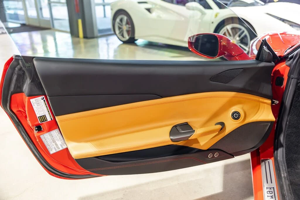2016 Ferrari 488 GTB - Image 29 of 31