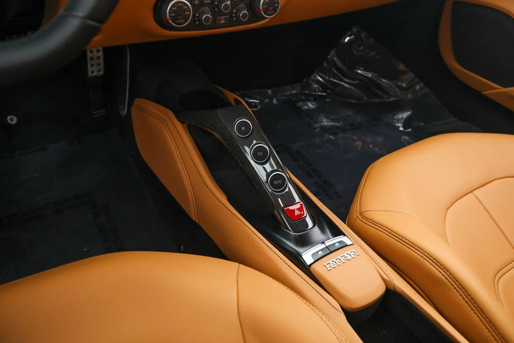 2016 Ferrari 488 GTB - Image 27 of 31