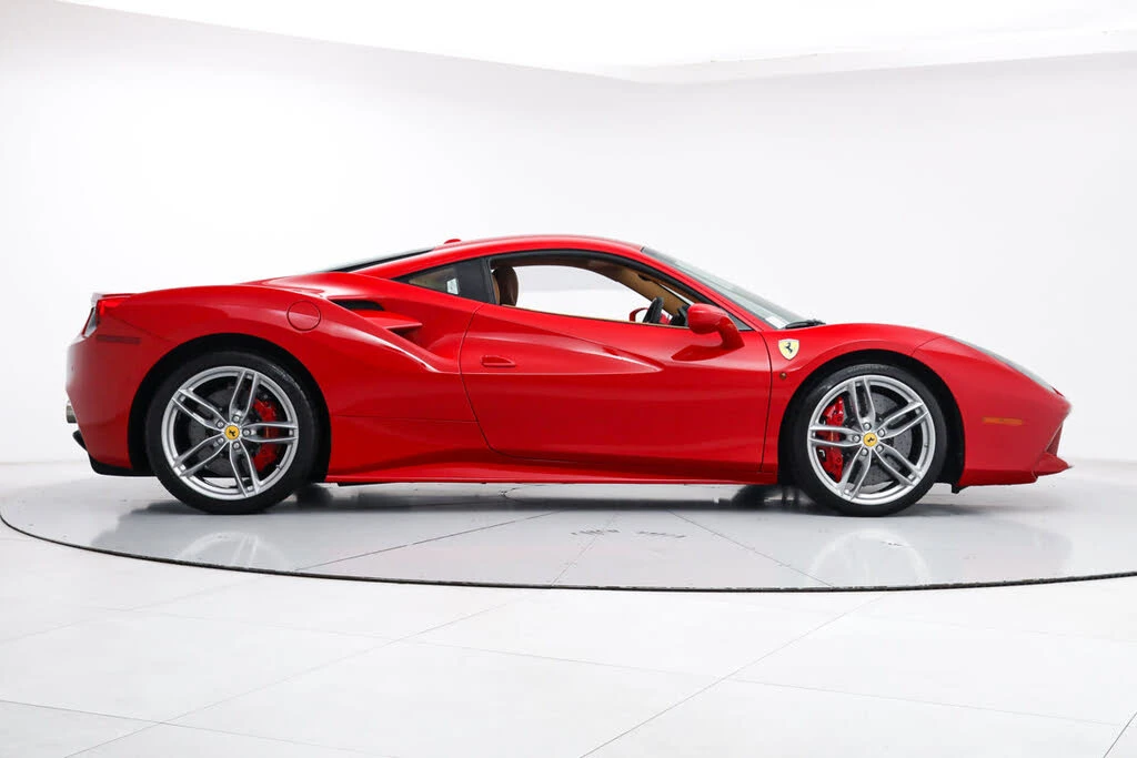 2016 Ferrari 488 GTB - Image 9 of 31