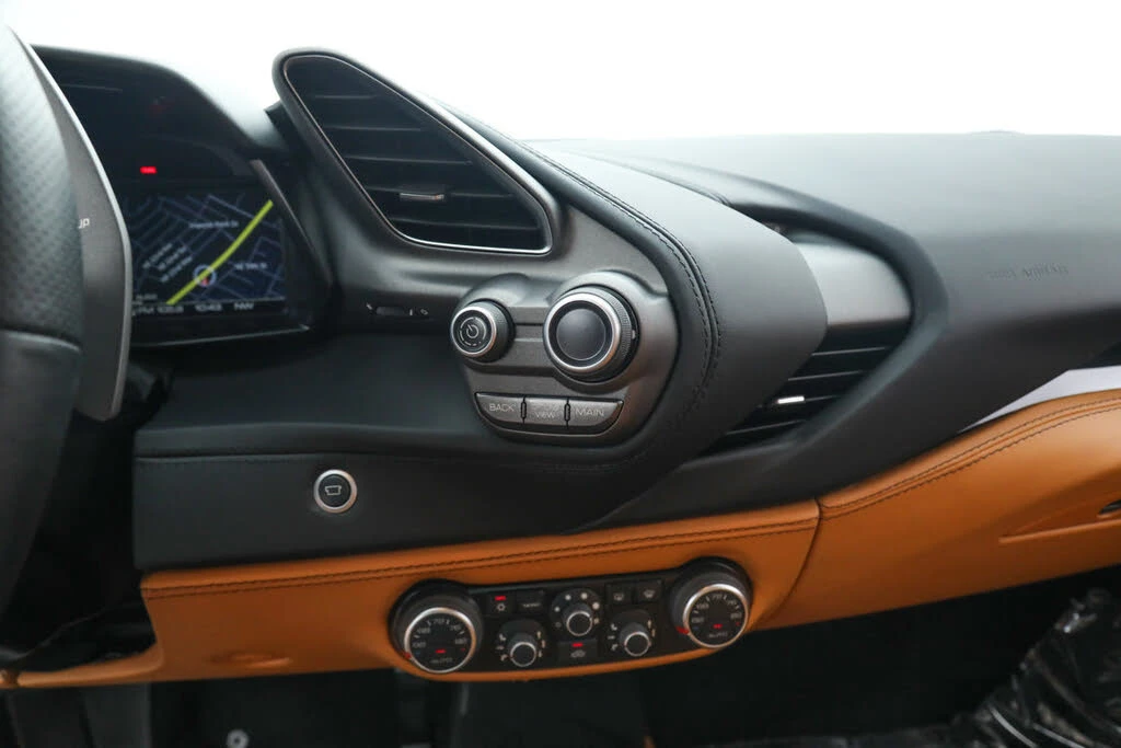 2016 Ferrari 488 GTB - Image 26 of 31