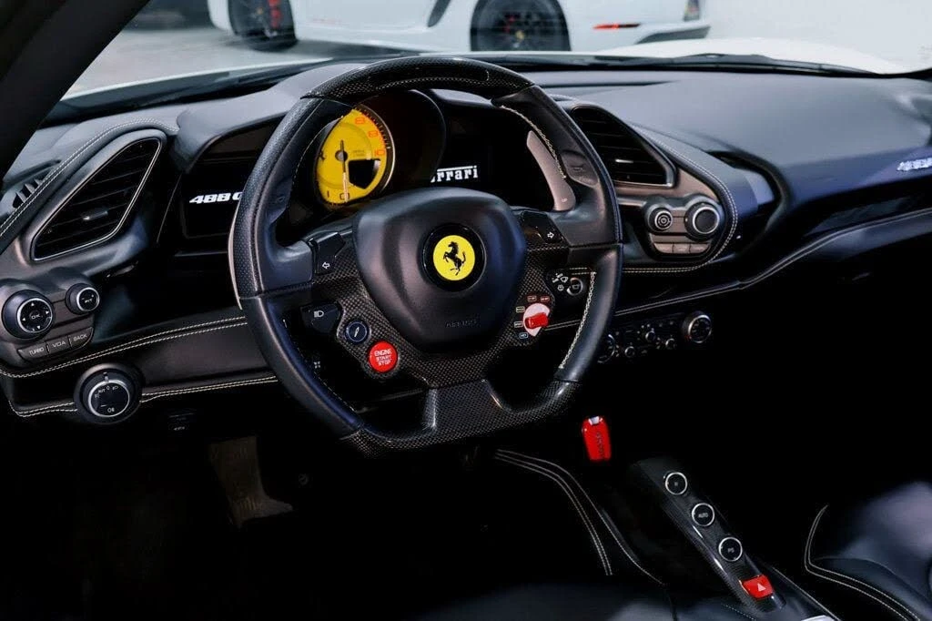 2016 Ferrari 488 GTB - Image 29 of 31