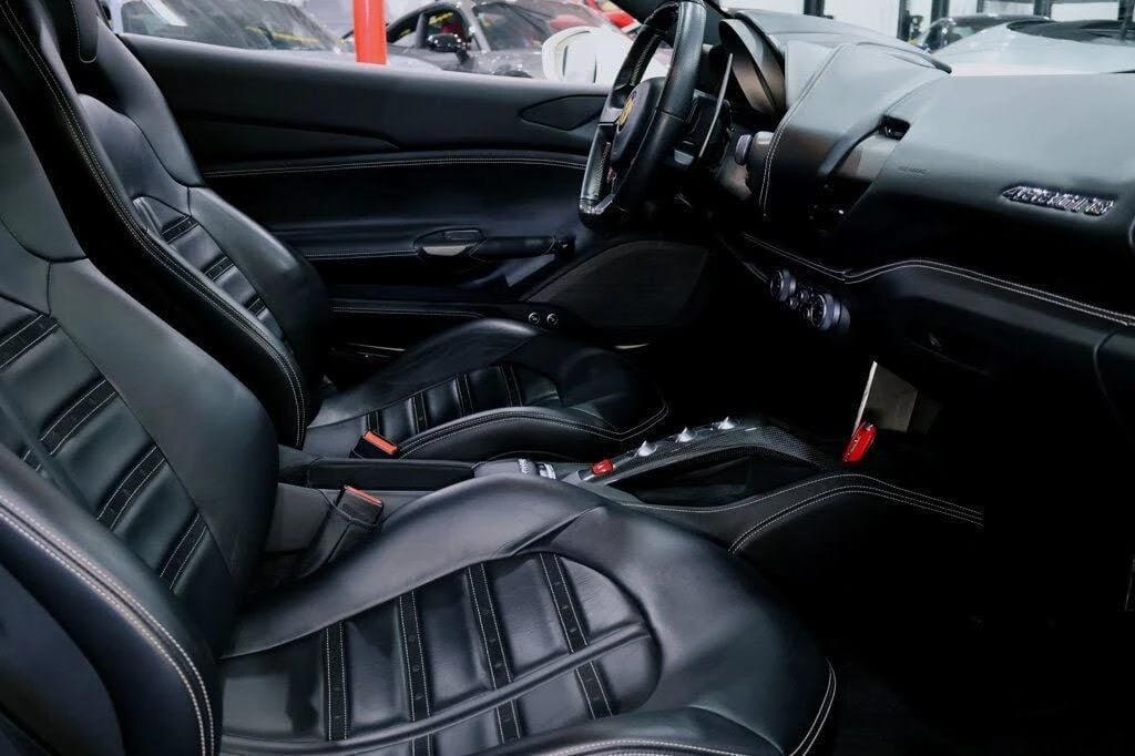 2016 Ferrari 488 GTB - Image 26 of 31
