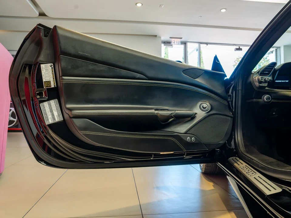 2016 Ferrari 488 GTB - Image 8 of 27