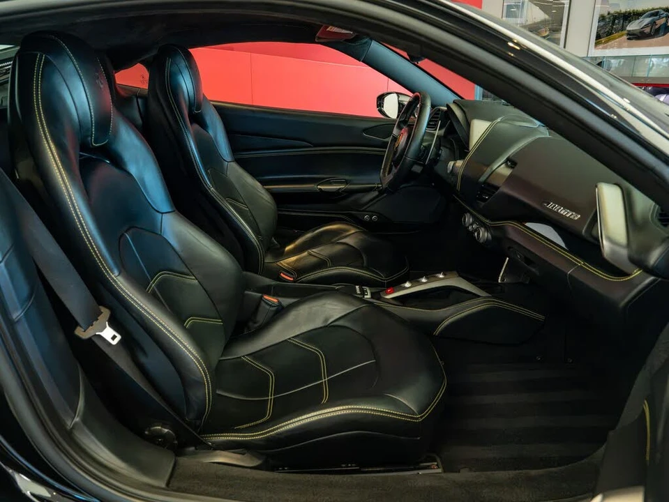 2016 Ferrari 488 GTB - Image 19 of 27