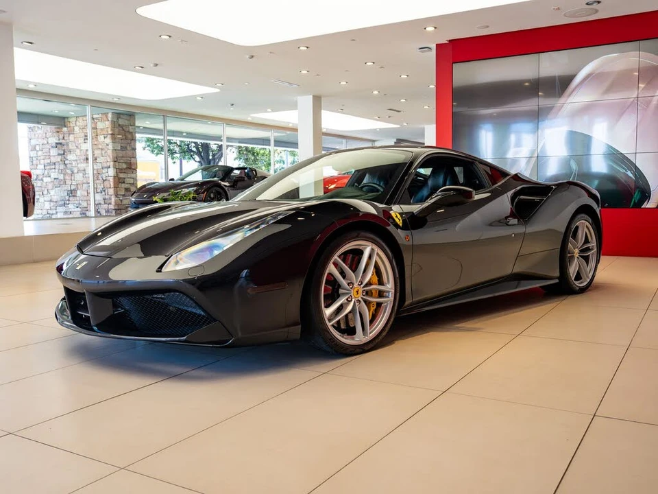 2016 Ferrari 488 GTB - Image 3 of 27