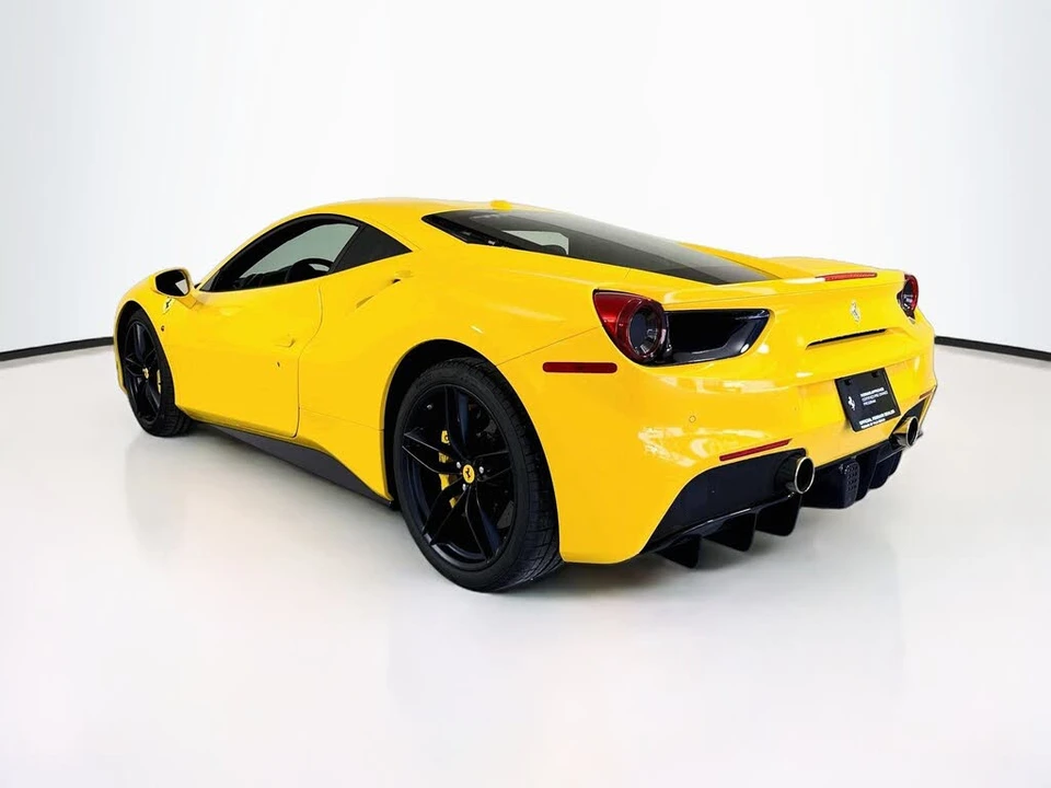 2016 Ferrari 488 GTB - Image 5 of 7