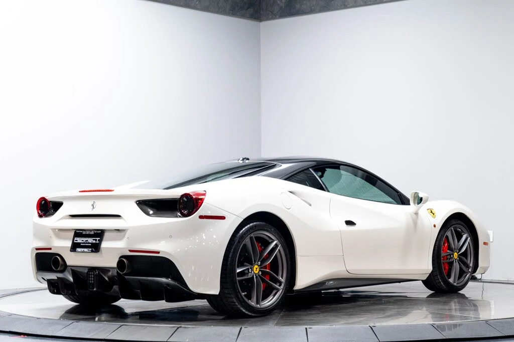 2016 Ferrari 488 GTB - Image 17 of 31