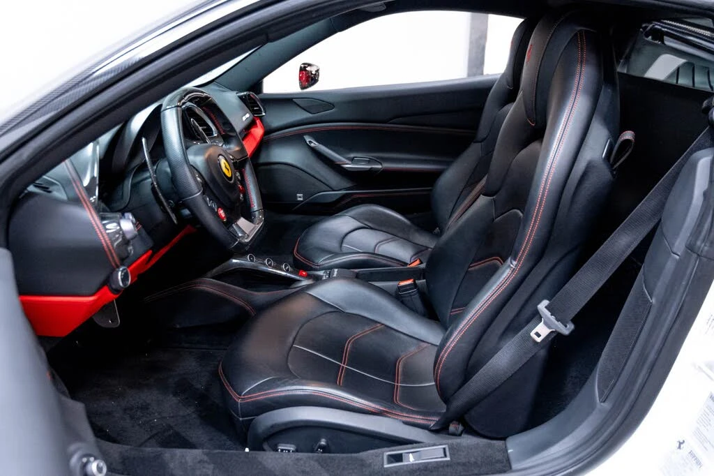 2016 Ferrari 488 GTB - Image 6 of 31