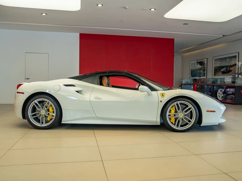 2016 Ferrari 488 GTB - Image 7 of 27