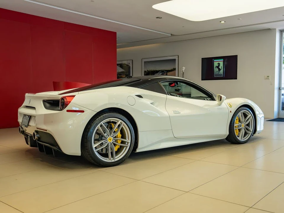 2016 Ferrari 488 GTB - Image 6 of 27