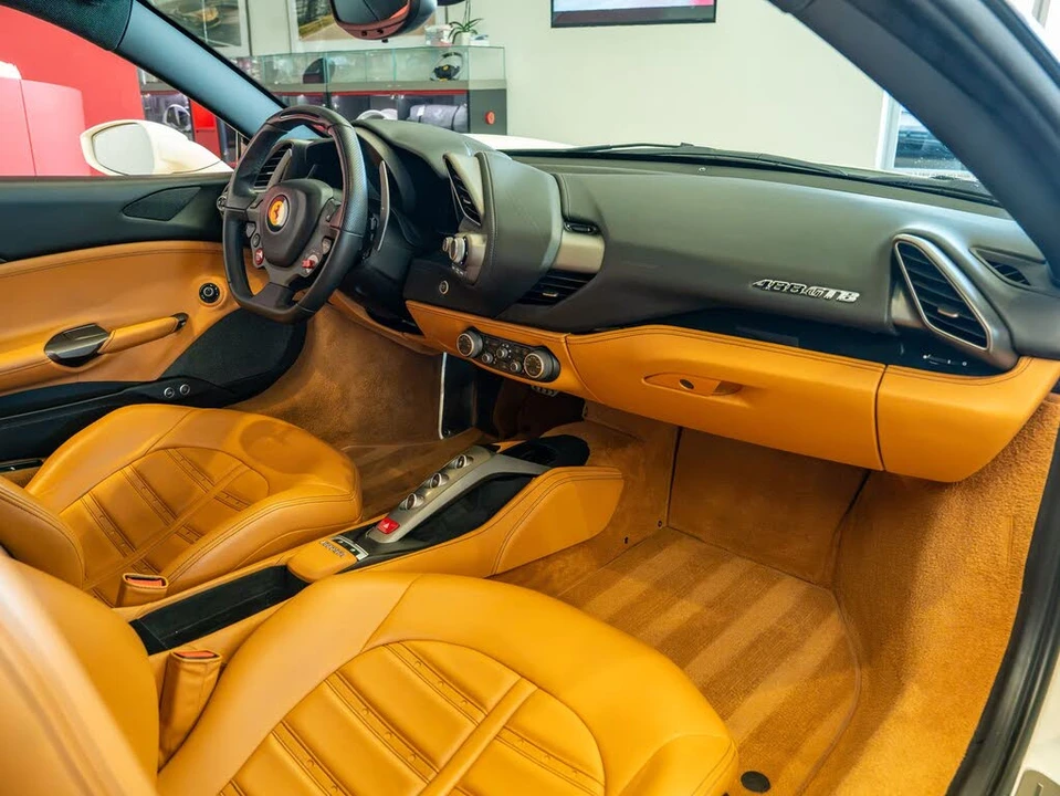 2016 Ferrari 488 GTB - Image 18 of 27