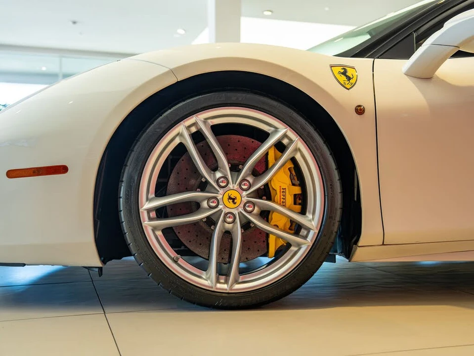 2016 Ferrari 488 GTB - Image 4 of 27
