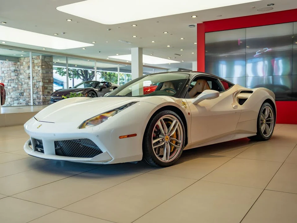 2016 Ferrari 488 GTB - Image 3 of 27