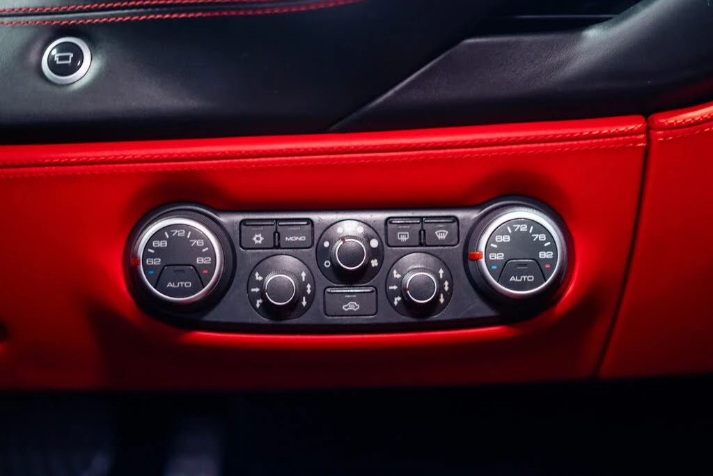 2016 Ferrari 488 GTB - Image 12 of 31