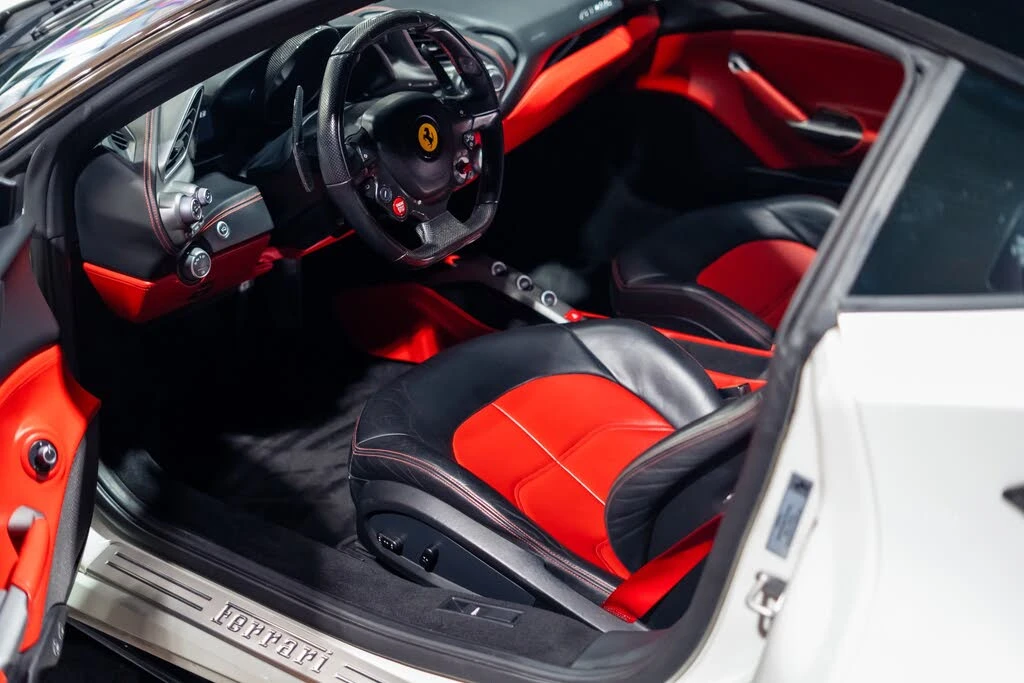 2016 Ferrari 488 GTB - Image 5 of 31