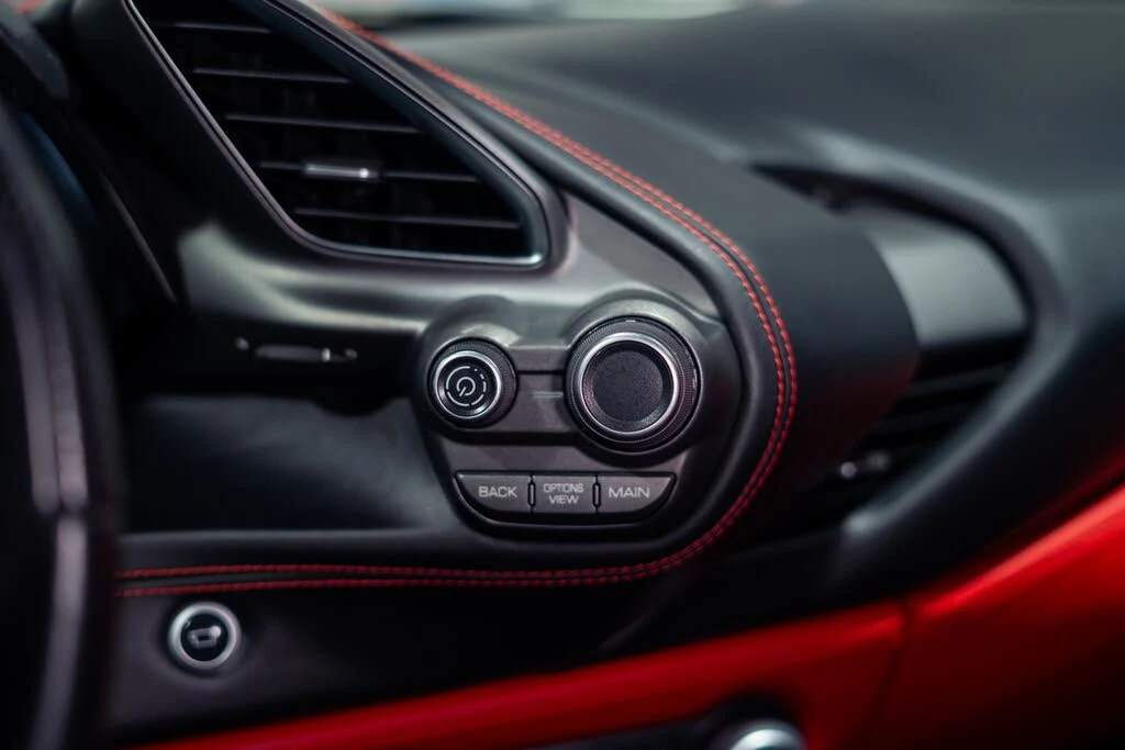 2016 Ferrari 488 GTB - Image 30 of 31