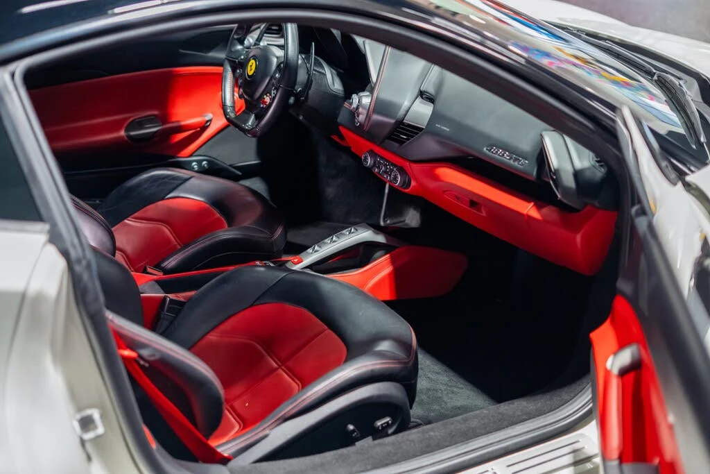 2016 Ferrari 488 GTB - Image 2 of 31