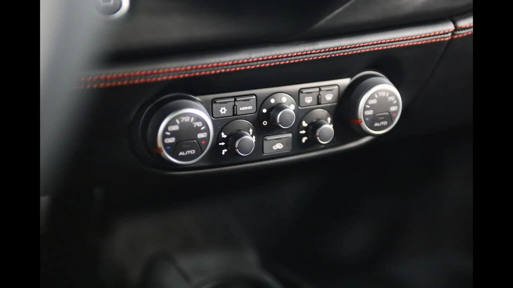 2016 Ferrari 488 GTB - Image 29 of 31