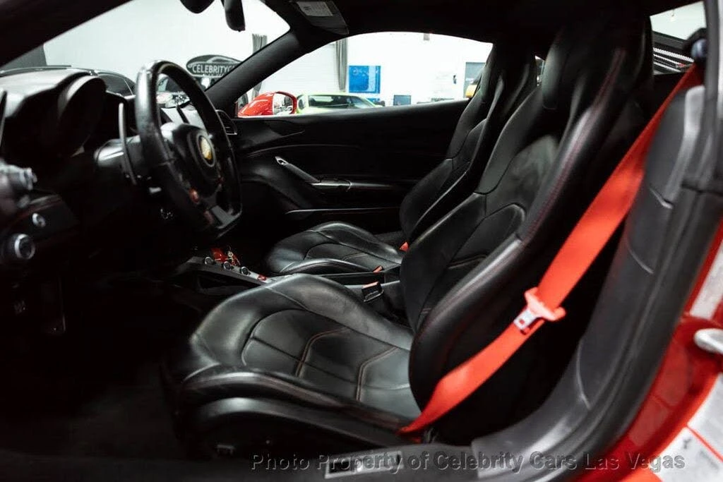 2016 Ferrari 488 GTB - Image 26 of 31