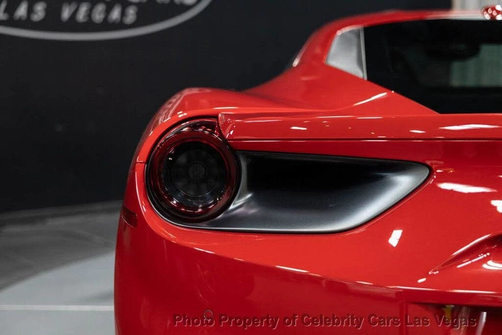 2016 Ferrari 488 GTB - Image 16 of 31