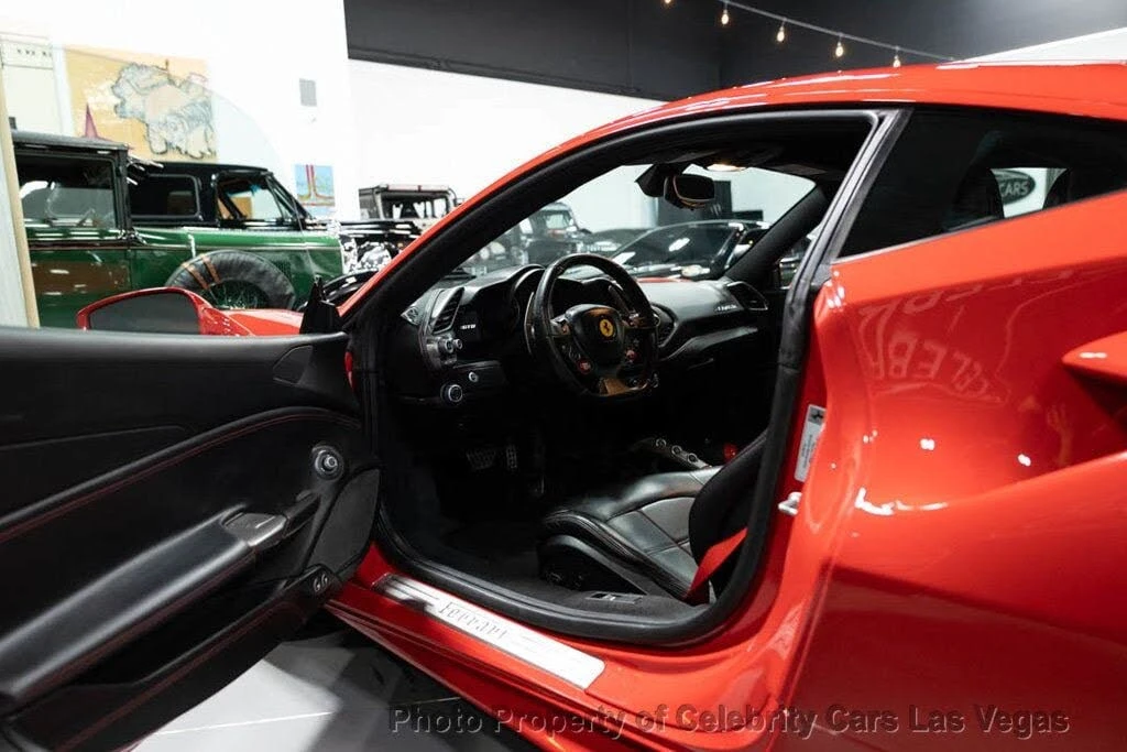 2016 Ferrari 488 GTB - Image 25 of 31