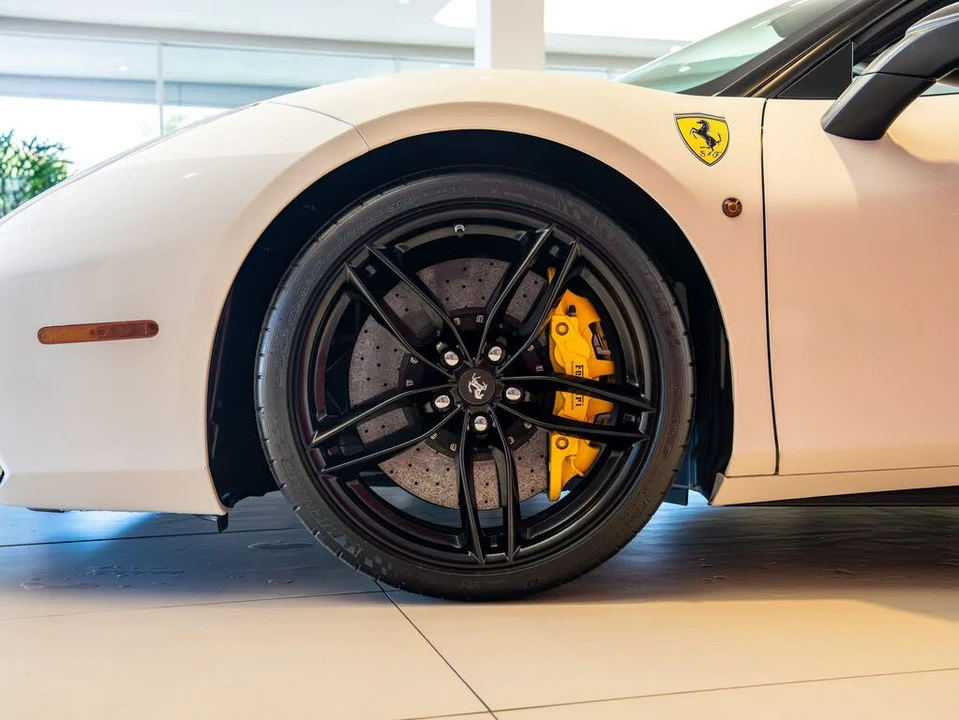 2016 Ferrari 488 GTB - Image 3 of 26