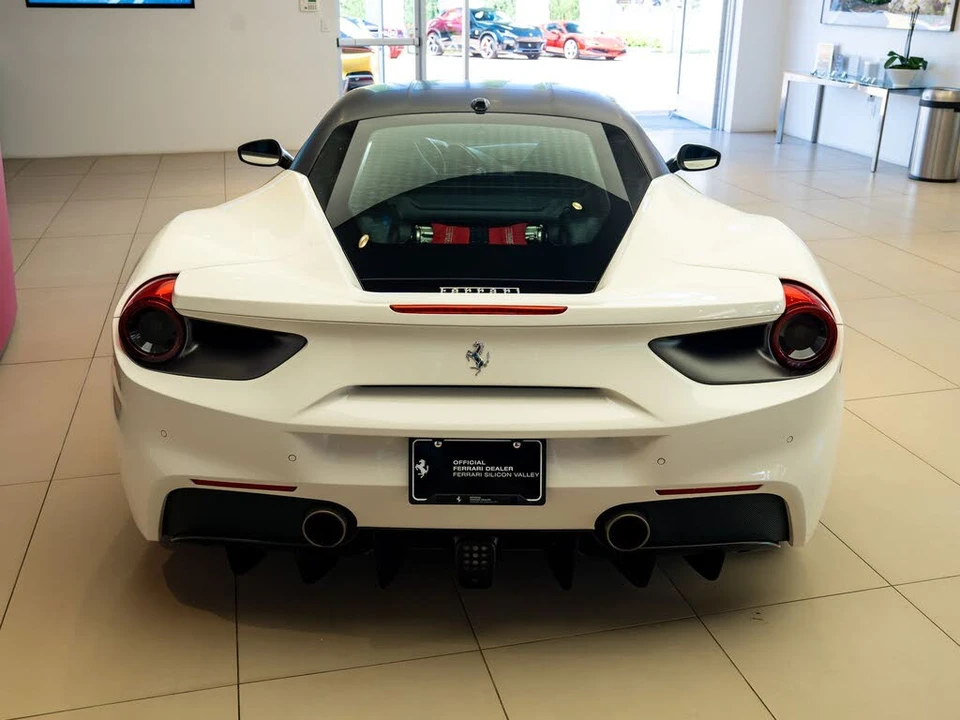 2016 Ferrari 488 GTB - Image 5 of 26