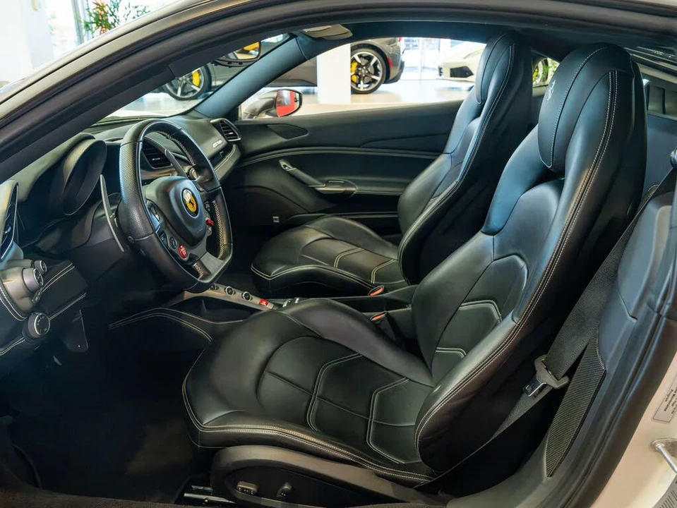 2016 Ferrari 488 GTB - Image 10 of 26