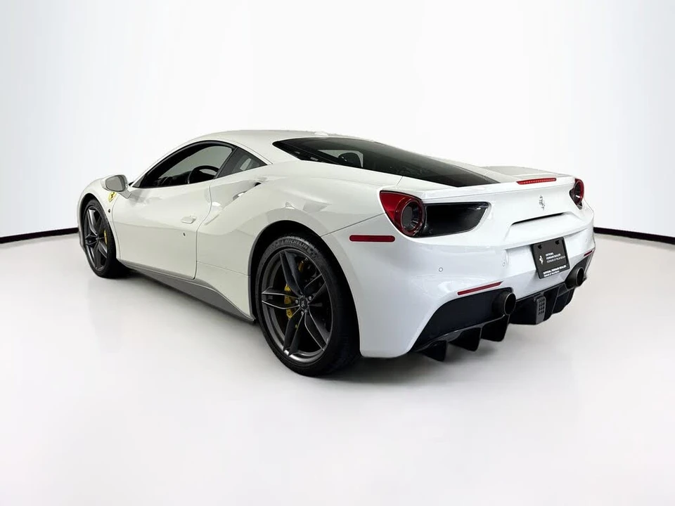 2016 Ferrari 488 GTB - Image 5 of 6