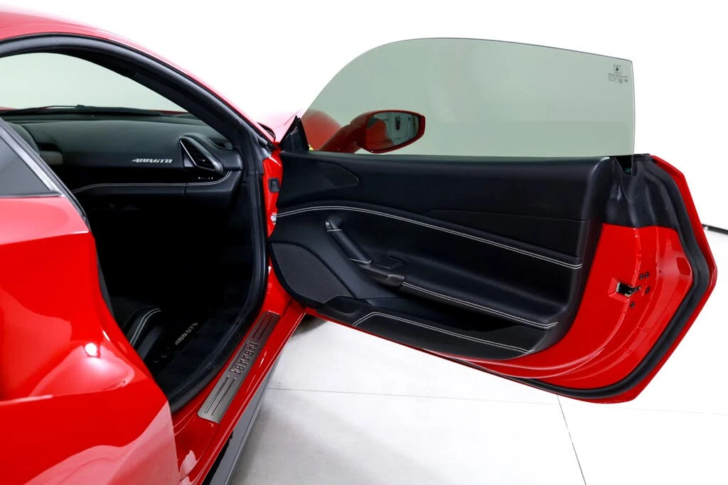 2016 Ferrari 488 GTB - Image 18 of 31