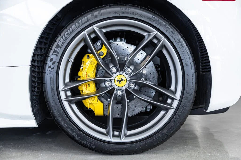 2016 Ferrari 488 GTB - Image 25 of 31