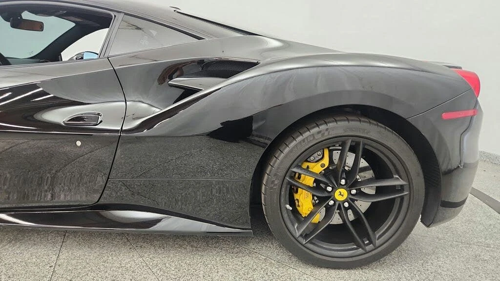 2016 Ferrari 488 GTB - Image 19 of 31
