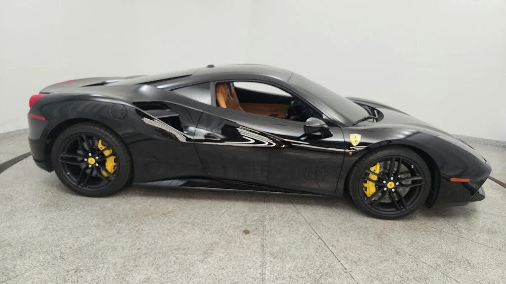 2016 Ferrari 488 GTB - Image 28 of 31