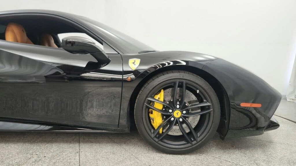 2016 Ferrari 488 GTB - Image 29 of 31