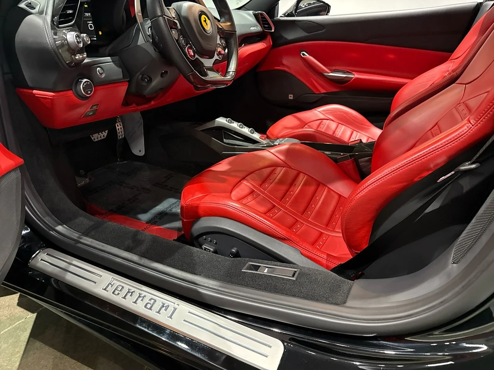 2016 Ferrari 488 GTB - Image 28 of 31